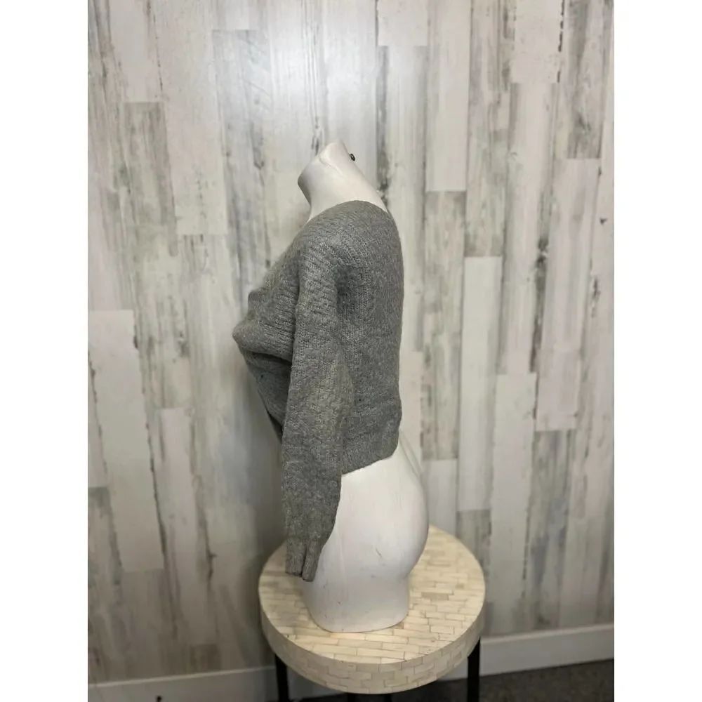 Sweater - Picture 5 of 6
